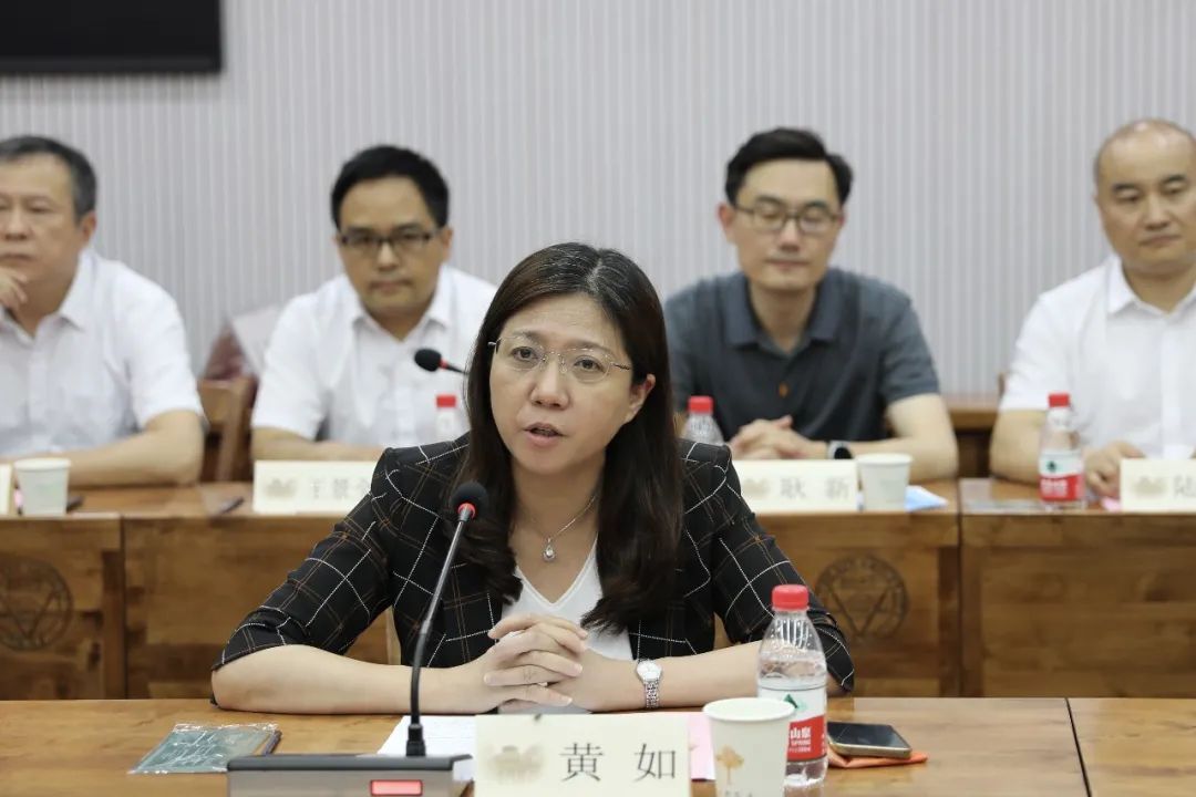 万搏(中国)wanbo·官方网页版,与东南大学签订产学研战略合作协议，瞿磊获颁“东南大学至善教育贡献奖”